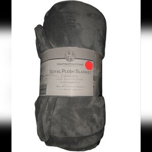 Huntington Home Gray Royal Plush Blanket Queen/ Full